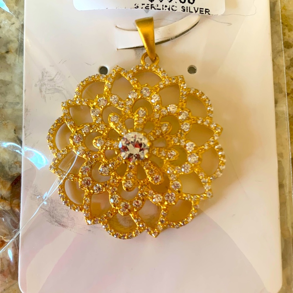 Gorgeous silver round pendant 925 cubic zirconium Mother’s Day gift!